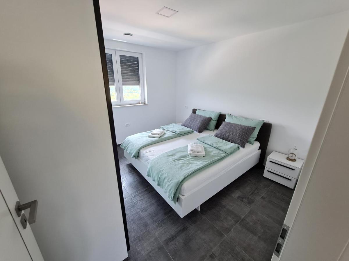 Villa Capris Apartments Koper Eksteriør bilde