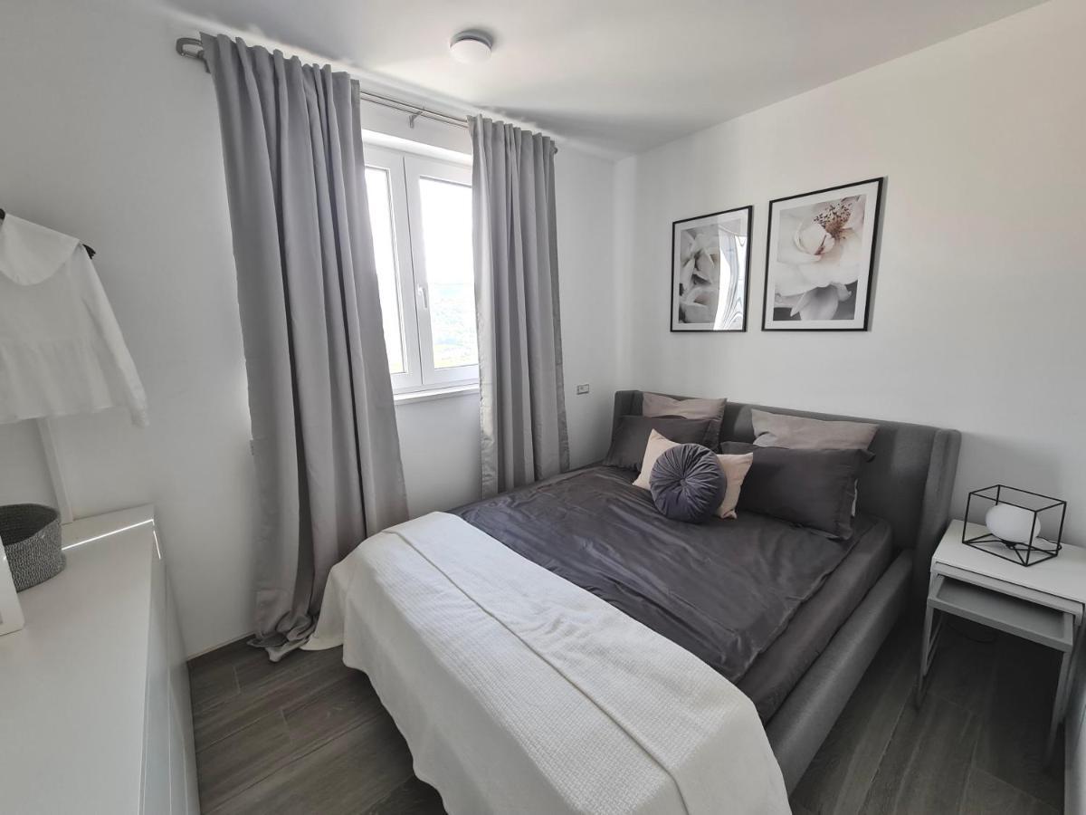Villa Capris Apartments Koper Eksteriør bilde